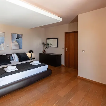 Alpha Estate & Villa Resmo