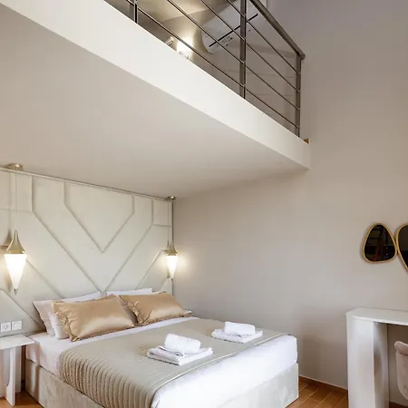 Villa Alpha Estate & *