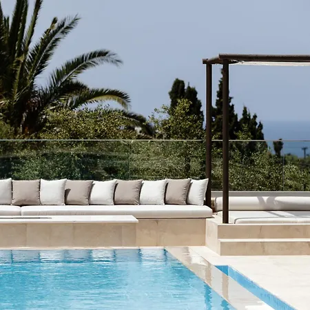 Villa Alpha Estate & *