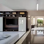 Alpha Estate & Villa *