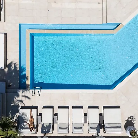 Willa Alpha Estate & *