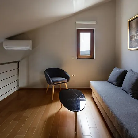 Alpha Estate & Villa