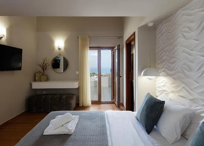 Villa Alpha Estate & *