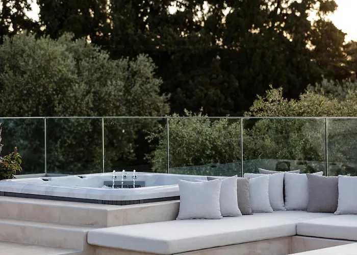 Villa Alpha Estate &