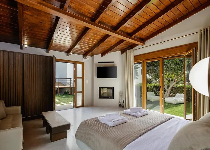 Alpha Estate & Villa