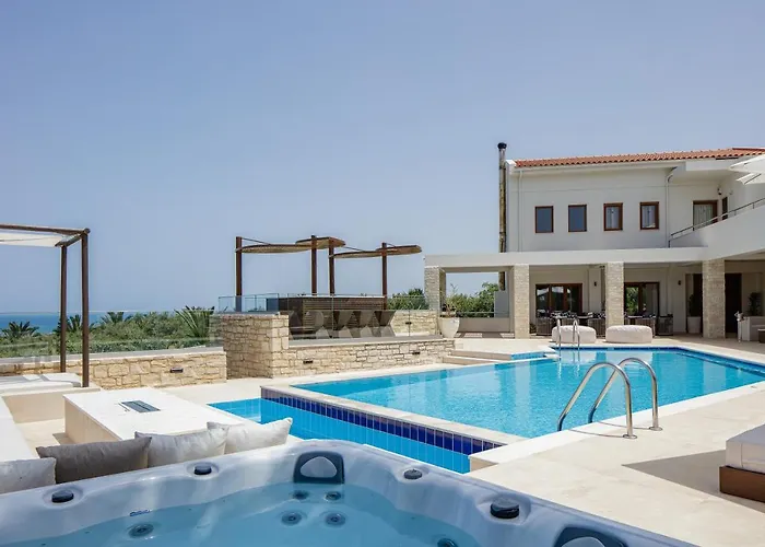 Villa Alpha Estate & *