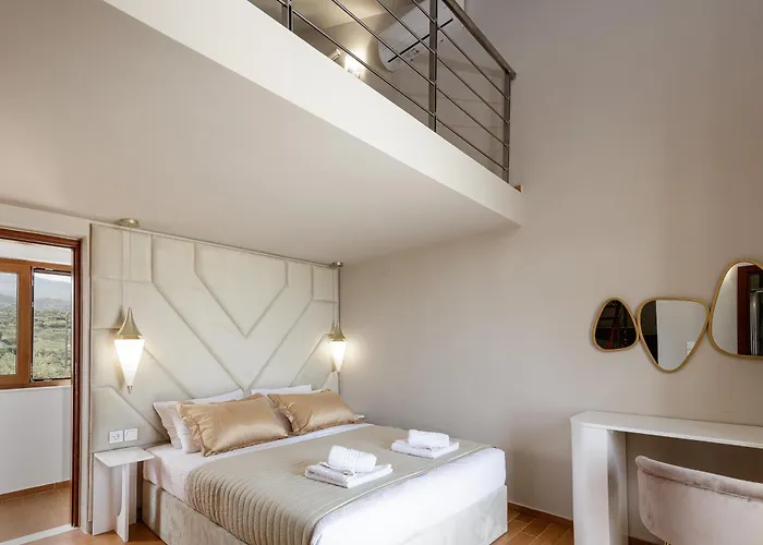 Willa Alpha Estate & *