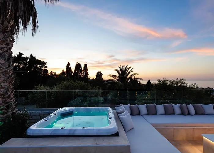 Alpha Estate & Villa *