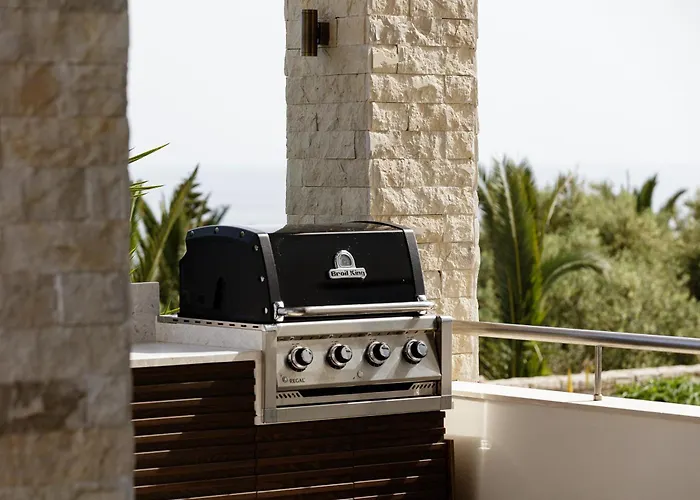 Alpha Estate & Willa Retimno