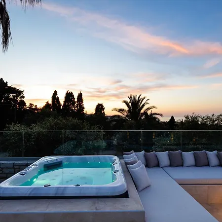 Alpha Estate & Villa *