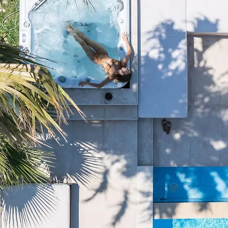 Alpha Estate & Вилла *