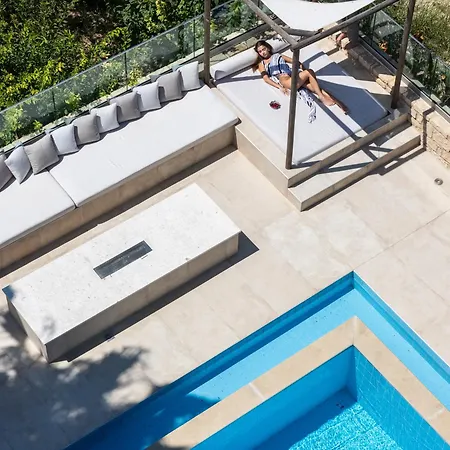 Вилла Alpha Estate & Ретимно