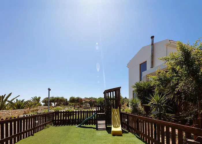 Villa Alpha Estate & *