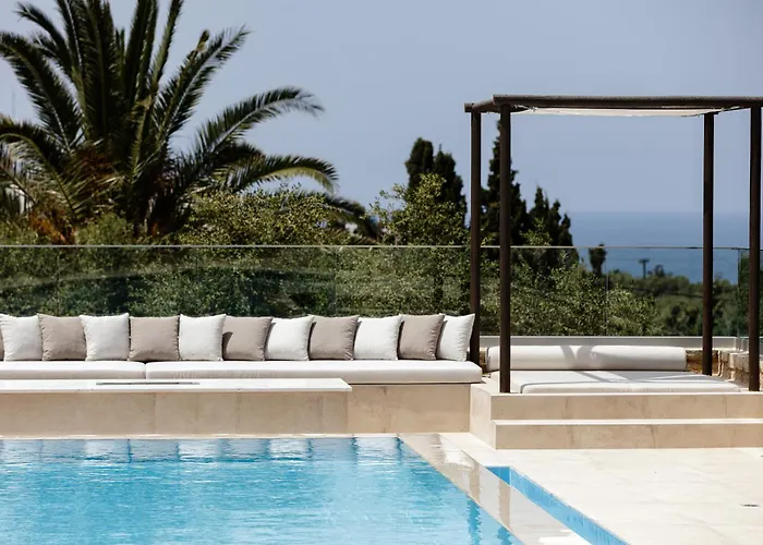 Villa Alpha Estate & *