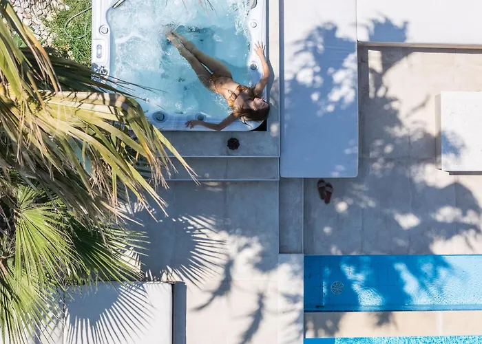 Alpha Estate & Вилла *