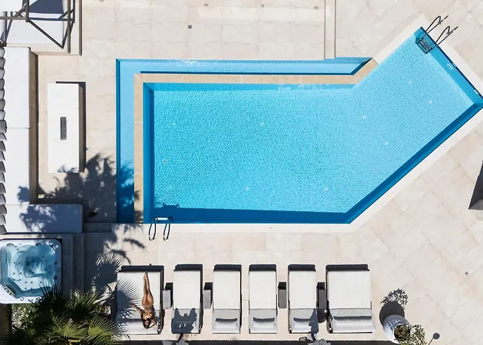 Вилла Alpha Estate & *