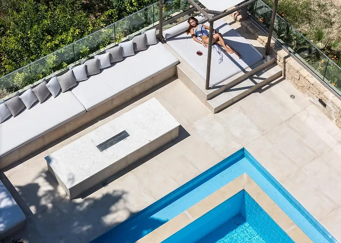 Вилла Alpha Estate & Ретимно